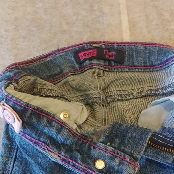 Levi's Flare Jeans Size 3T Pocket/Adjustable Waist - Picture 7 of 9